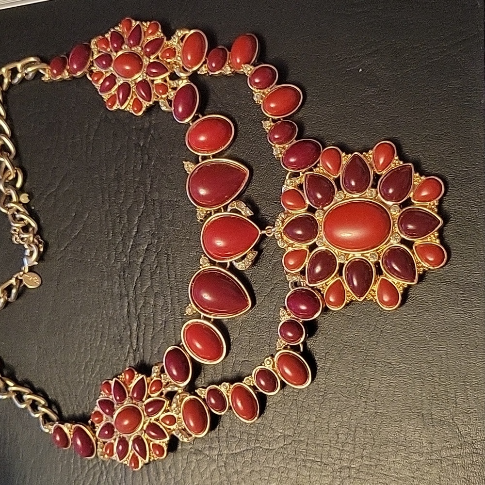 mark. by Avon Goddess necklace
